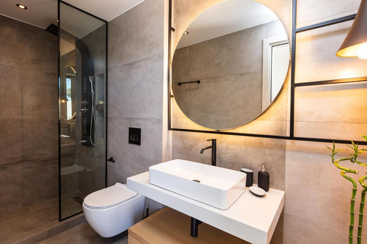 Physis - Metal & Wood Villa *