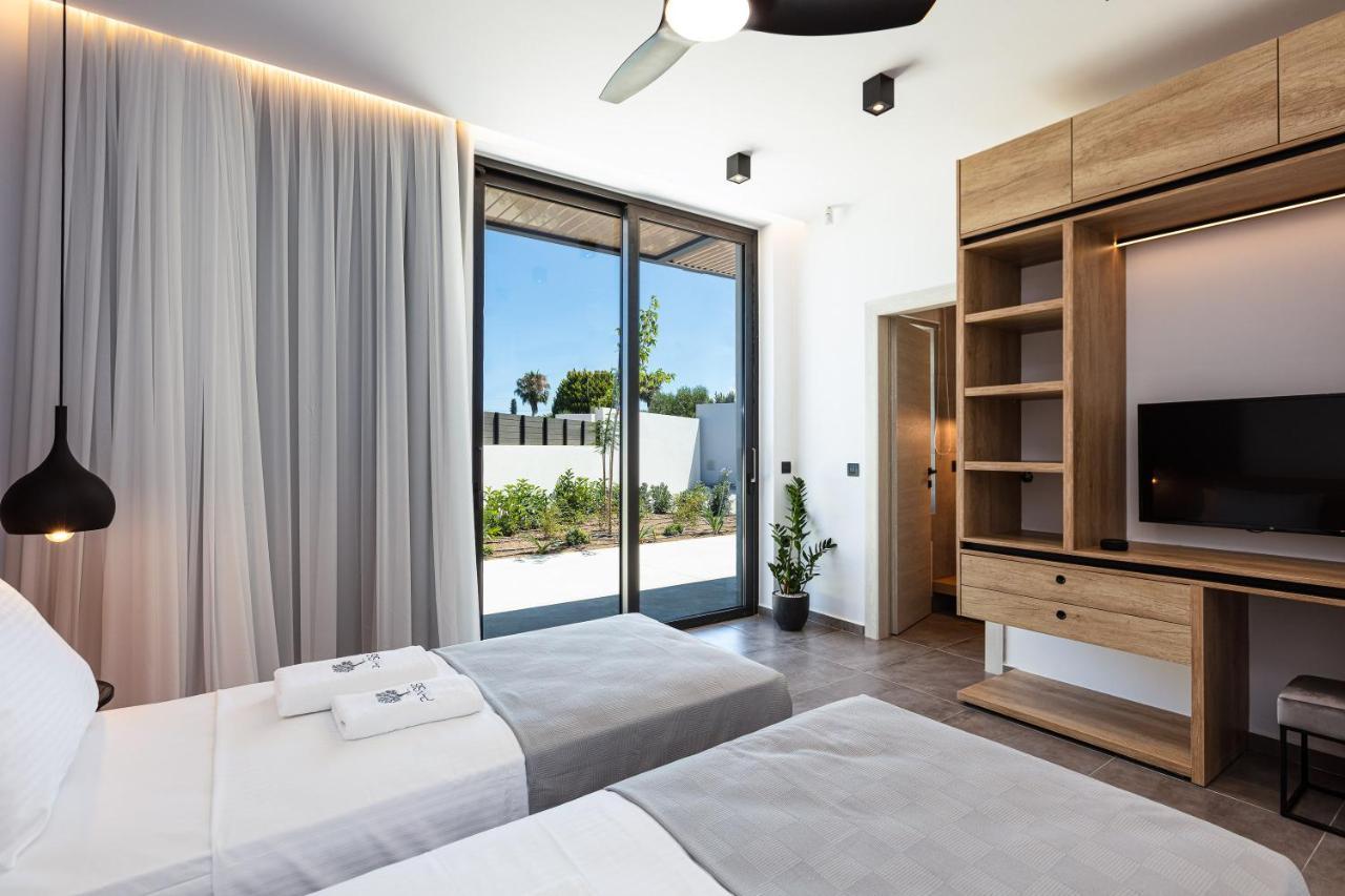 Physis - Metal & Wood Villa