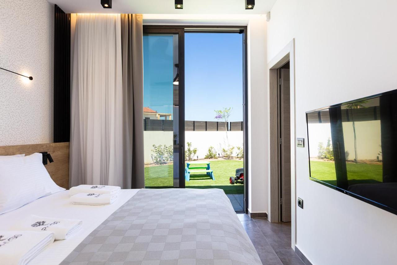 Villa Physis - Metal & Wood *