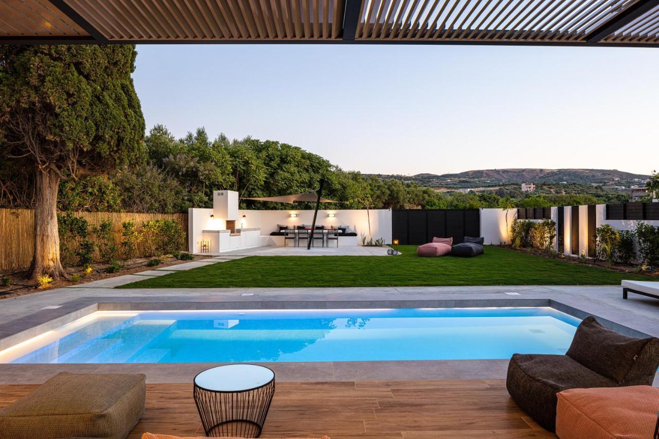 Physis - Metal & Wood Villa
