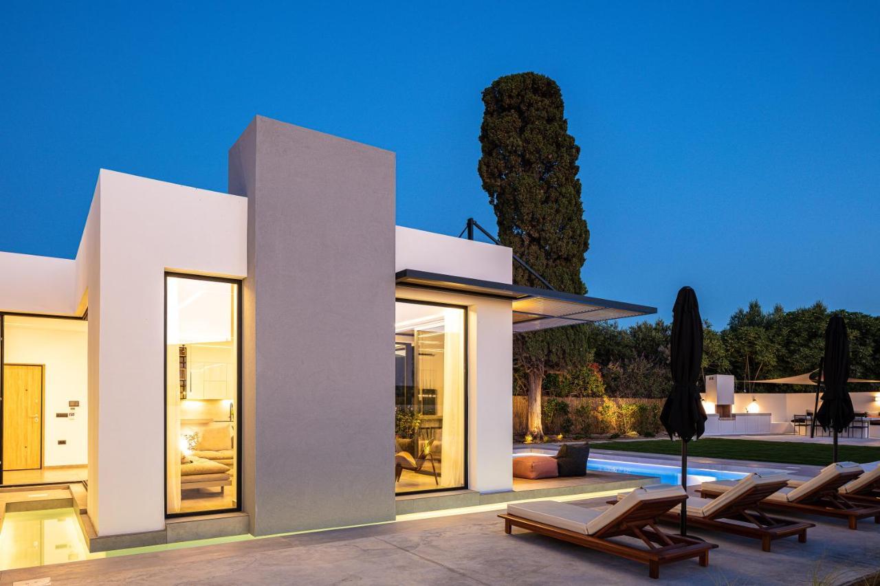 Villa Physis - Metal & Wood *
