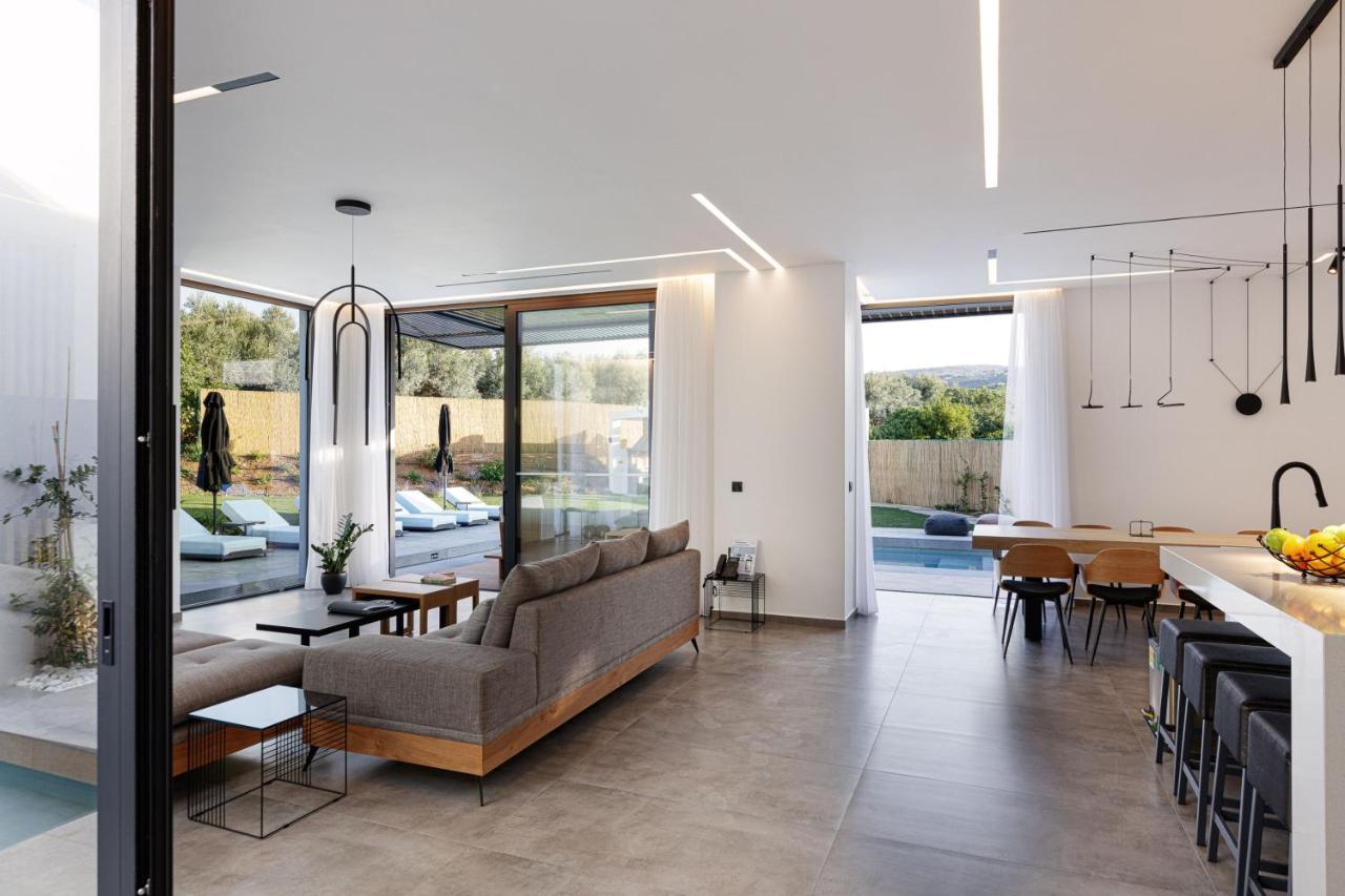Villa Physis - Metal & Wood