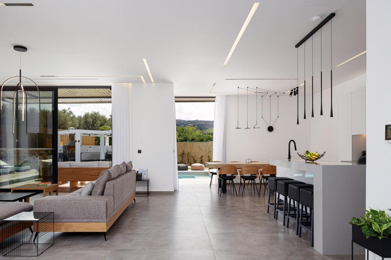Villa Physis - Metal & Wood *